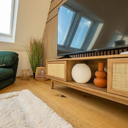 Orestaliving - Penthouse In 2Nd District With View Wina Bagian luar foto