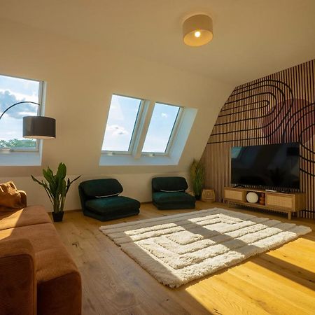 Orestaliving - Penthouse In 2Nd District With View Wina Bagian luar foto