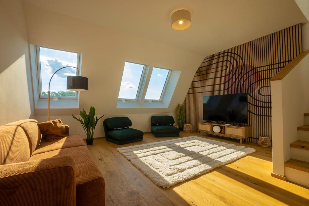Orestaliving - Penthouse In 2Nd District With View Wina Bagian luar foto